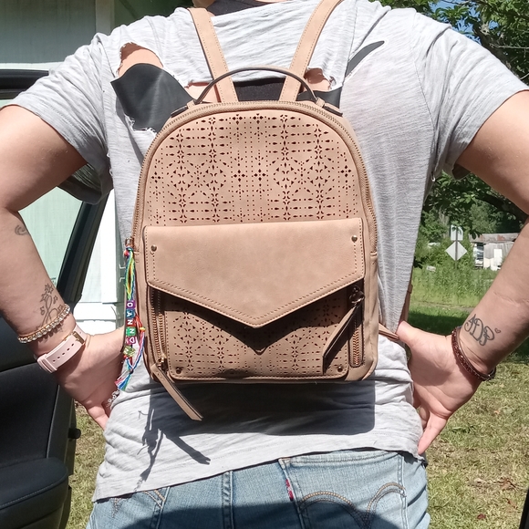 Purses - Picture 6 of 12